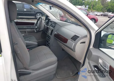 2010 Chrysler Town & Country Touring из США, поврежденный, VIN 2A4RR5DX5AR343664